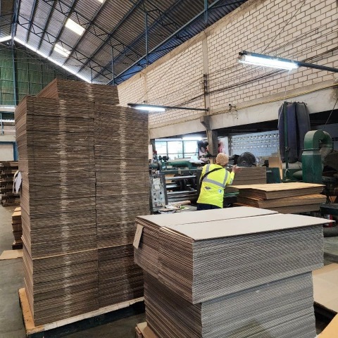 รับผลิตกล่องลูกฟูกตามแบบ